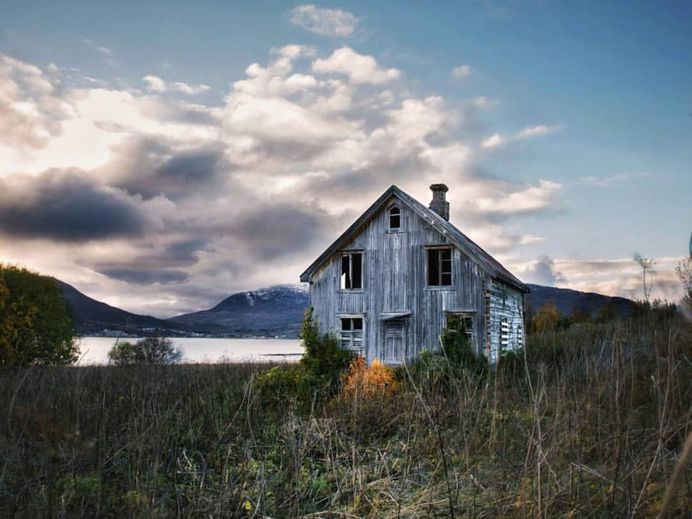 Britt Marie Bye Captures Abandoned Houses In The Arctic