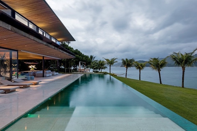 Island House by Jacobsen Arquitetura / Angra dos Reis