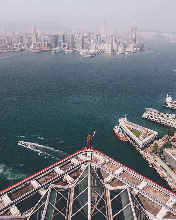 The Stunning Beauty Of Hong Kong's Cityscapes by Yik Keat