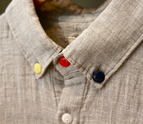 youscorehigh:YSH SHIRTS OF THE SEASON.Â Folk Three Button Shirt.Â Nice. #shirt #fashion #colour #style #buttons