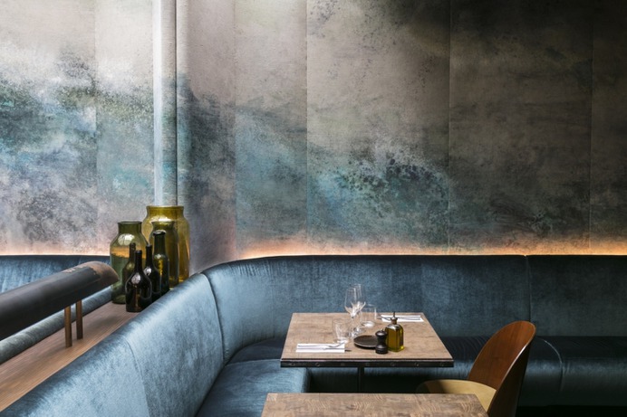 On-site are two restaurants: Ristorante National and Garden National, as well as L'Herbarium, a cocktail bar where mixologist Oscar Quagliarini "has devised a cocktail menu in the same way a perfume alchemist composes fragrances."