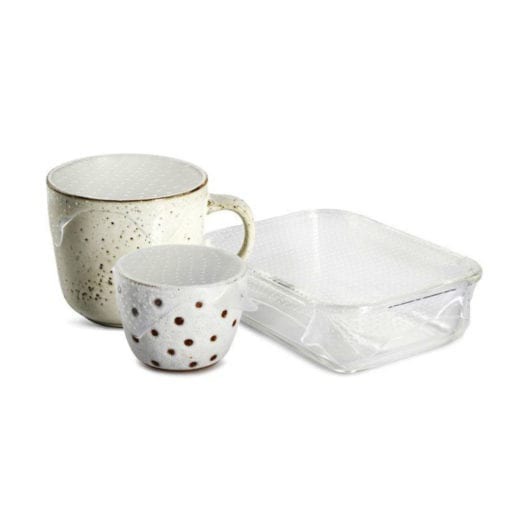 Reusable Container Wraps The Reusable Container Wraps are an eco-friendly and sustainable alternative to cling wrap. Made out of reusable silicone, each wrap stretches and adheres to containers, providing a leak-proof seal. It can withstand heat up to 250C and can be used as an alternative to baking paper.