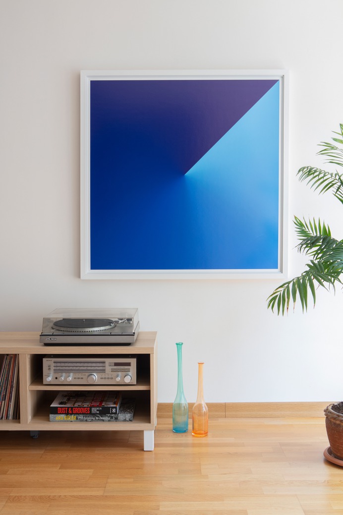 Ethereal

100x100 cm
Archival Pigment Print 
Editions of 5