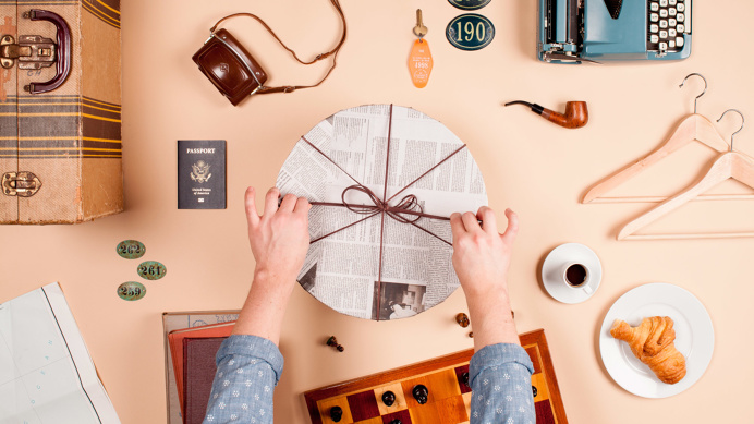 fuzzco, gift, paper, photo, hands, tie, string