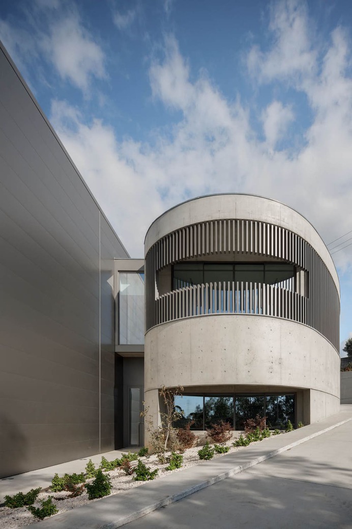 Steelform Factory - The Concrete Defines the Industrial Building