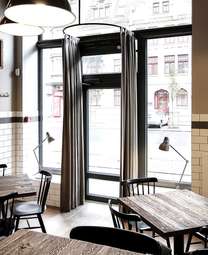 Momo Grill Restaurant by Ramunas Manikas - InteriorZine