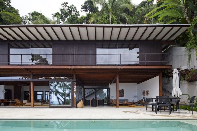Modern Oceanfront House is All Concrete, Wood, Glass, and Views