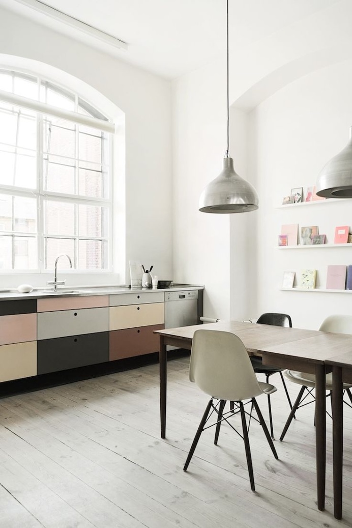 Mid-century modern kitchen and dining. Photo by Heidi Lerkenfeldt. #kitchen #diningroom #heidilerkenfeldt