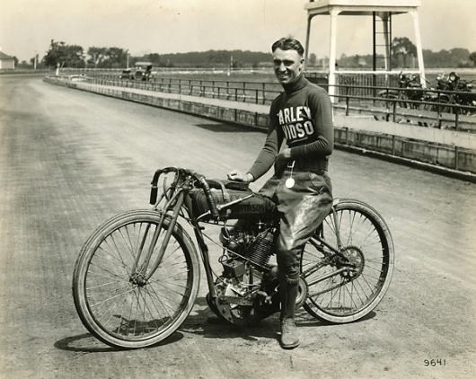 HOG WILD OVER HARLEY-DAVIDSON | THE "HOG BOYS" OF EARLY H-D HISTORY « The Selvedge Yard #jim #davis #harley #vintage #motorcyle #davidson