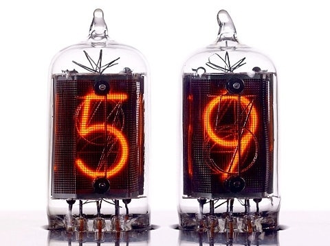FFFFOUND! | Nixie Clock Chronotronix V400 | Buzz Beast | Digital Lifestyle Magazine #clock #nixie