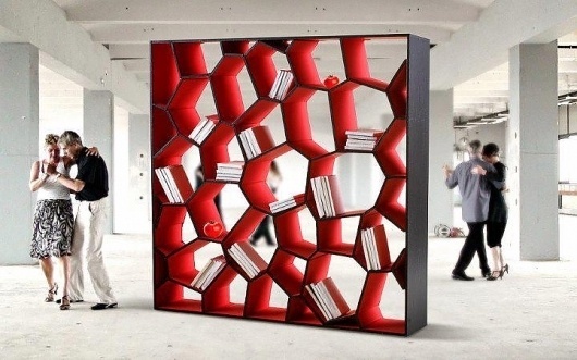 Fotos do mural #red #academic #design #black #experience #furniture #slow #shelf #organic #work