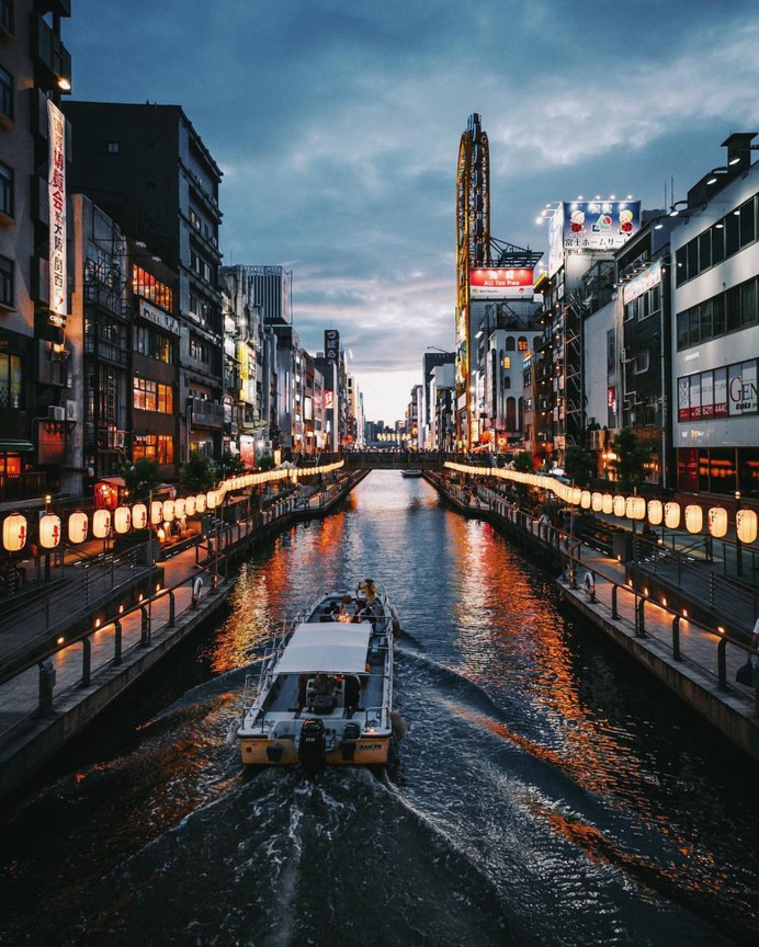 Cinematic Street Photography in Japan by Mizuki Tanaka