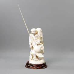 Okimono with Ebisu and Daikoku in ivory. JAPAN, 1. Half of the 20. Century.