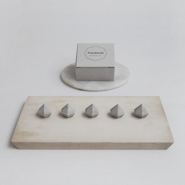 concrete mini diamonds by frauklarer #interior #concrete #accessoires #design #decor #home #cement