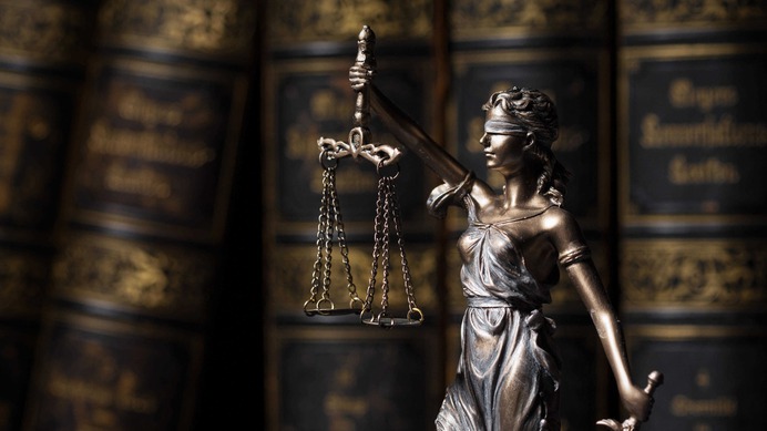 lady-justice-statue-uhd-4k-wallpaper.jpg (3840×2160)
