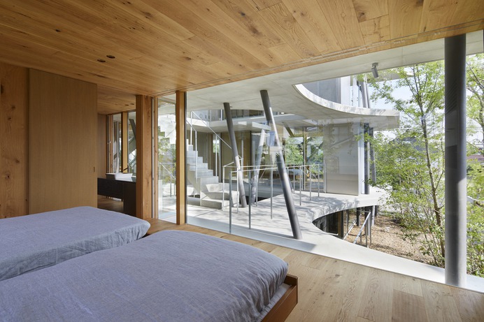 Earth House by Tomohiro Hata Architect & Associates