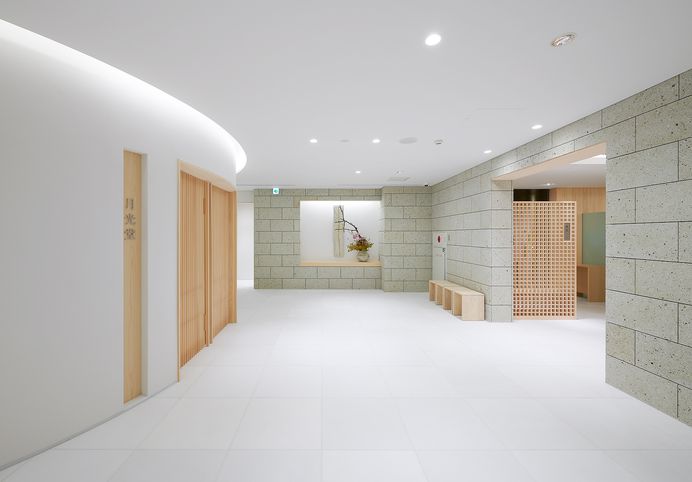 Mt. Tanakusan Kuramae Temple by naoyamatsumoto design