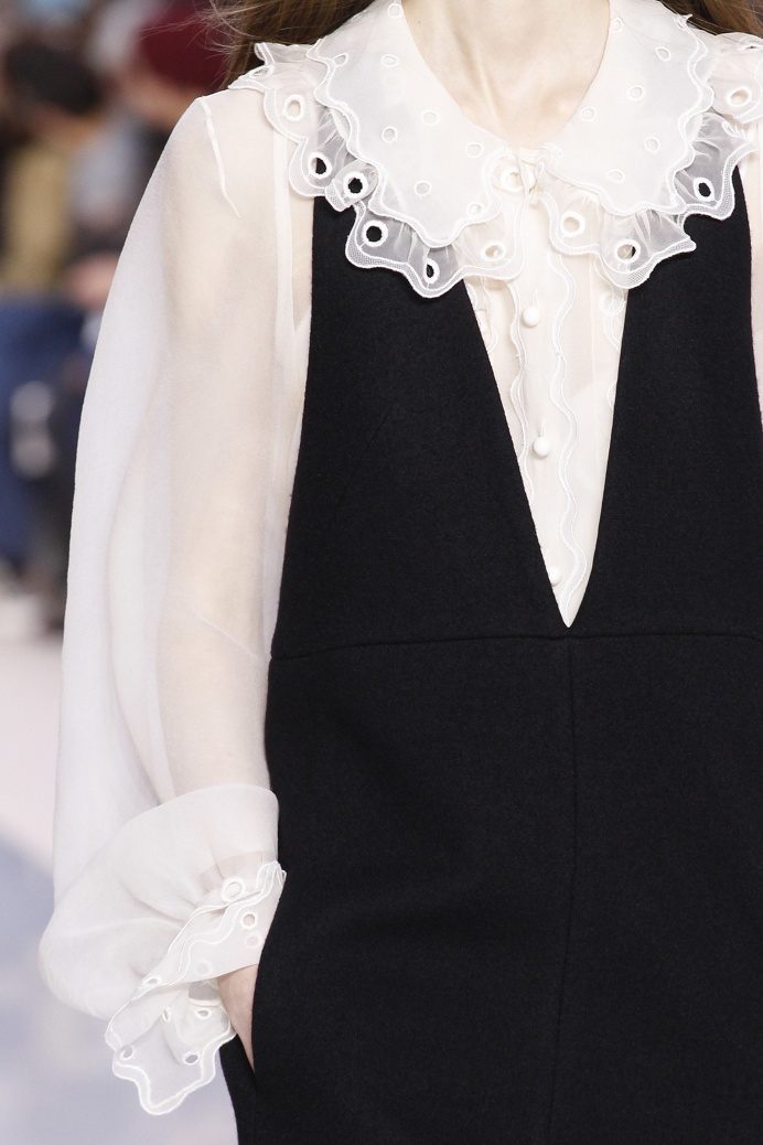 Chloé Fall 2017 Ready-to-Wear Collection Photos - Vogue