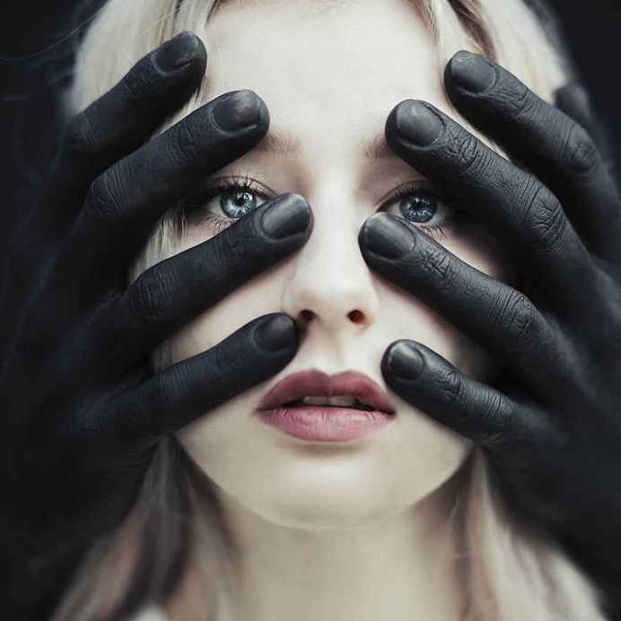 Amazing Conceptual Portraits Inspired By Blue Eyes by Jovana Rikalo