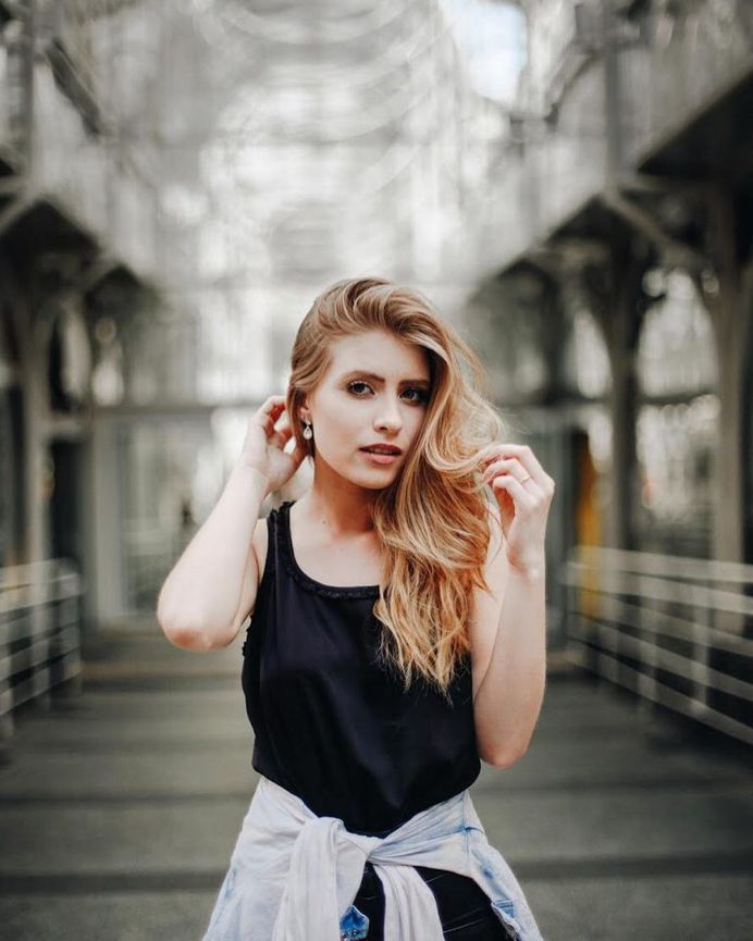 Lifestyle Female Portrait Photography by Jaison Sampaio