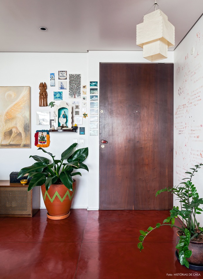 21-decoracao-apartamento-com-piso-cimento-queimado-vermelho