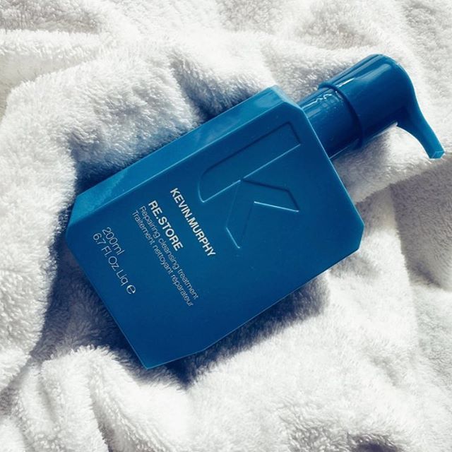RE.STORE is made with superfood ingredients such as Hydrolysed Pea Protein. Learn more about the humble pea at http://bit.ly/2uIAVOm! (image via: @kevinmurphy_sea) #lovekm #kevinmurphy #restore #repair #hair #haircare #kevinmurphyproducts