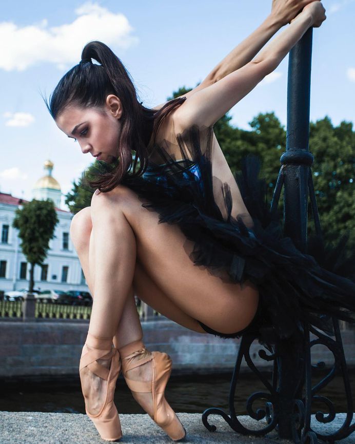 Breathtaking Portraits Reveal The Haunting Beauty of Ballet
