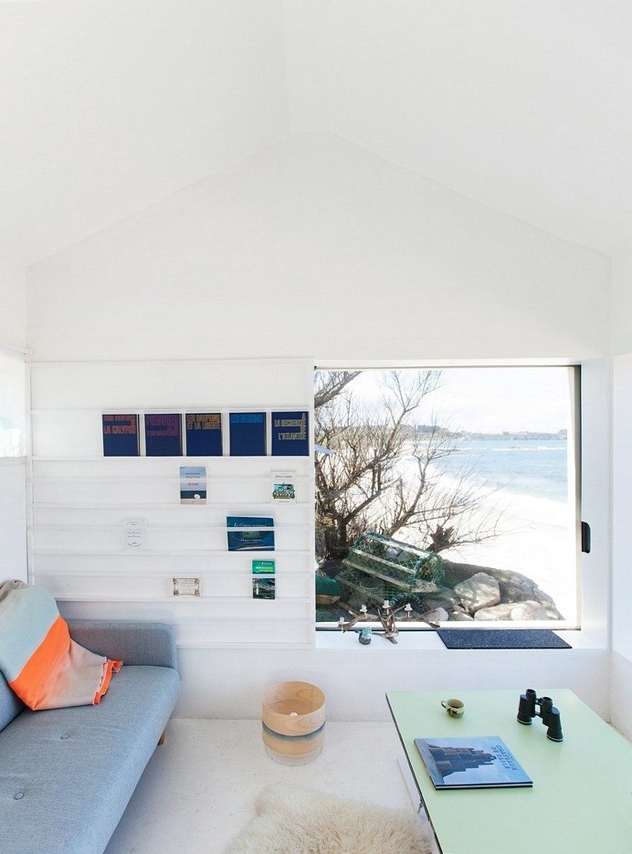 FREAKS Has Refurbish a Concrete Fishing Shack Built in the 50's on a Rock 3