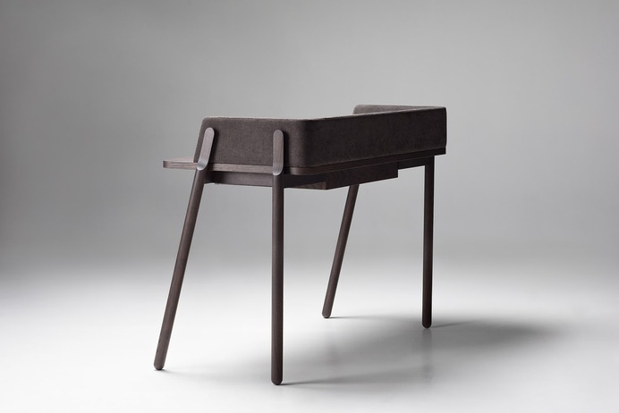 Ash Desk Furniture Design - Mindsparkle Mag Pavel Vetrov & Zegen Furniture designed Ash – a modern workplace, inspired by a visit to libraries, when it becomes necessary to stay in solitude. #interior #furniture #identity #branding #design #color #photography #graphic #design #gallery #blog #project #mindsparkle #mag #beautiful #portfolio #designer