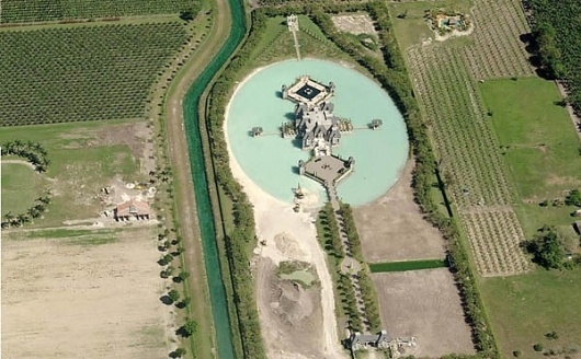 Architect Charles Sieger's Residence : Dreamy Miami Castle Surrounded by a Moat #architecture