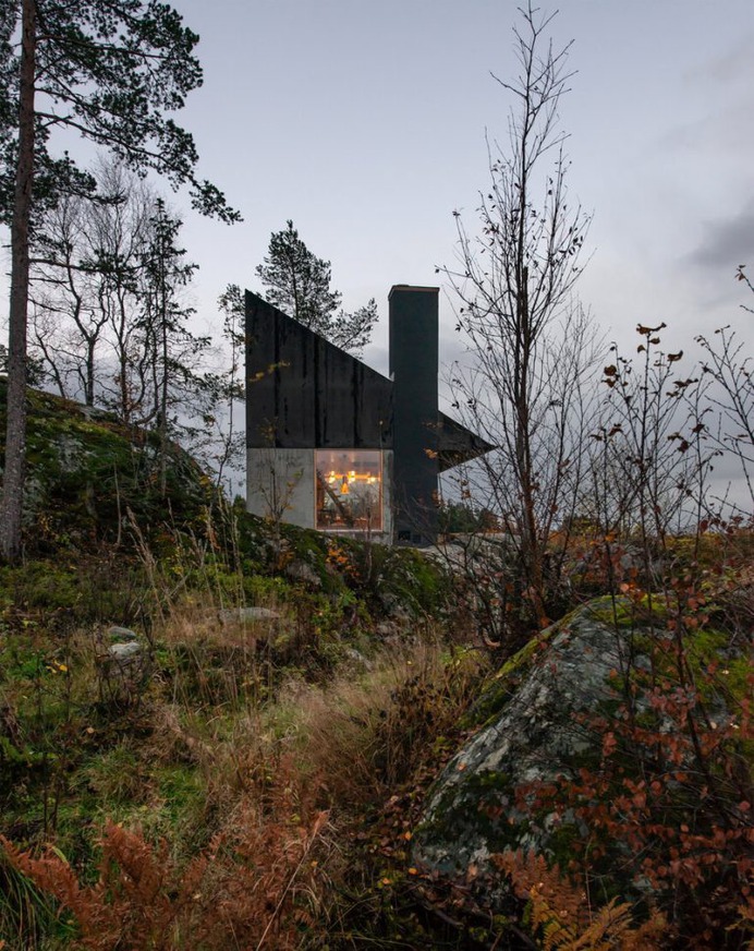 Rones Cabin with a View of the Fjord / Sanden+Hodnekvam Architects