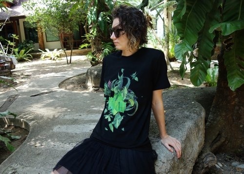 T-shirt Green Island. KFKS #tshirt #green #design #3d #plants #tropical #wear #black #girl