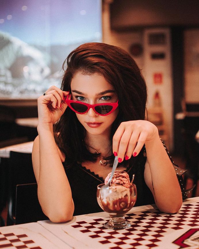 Mind-Blowing Fashion and Street Style Photography by Javier Sulbaran