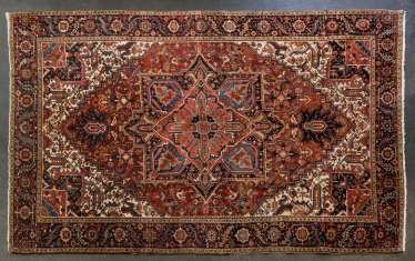 Orient carpet. HERIZ/PERSIA, 20. Century, 391x274 cm