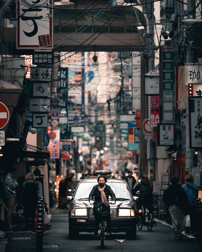 Cinematic and Moody Urban Photography by Limon Fan