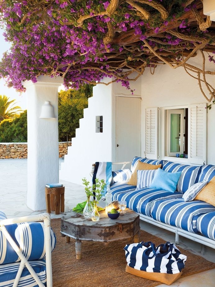 Coastal decor and traditional architecture under Mediterranean breeze - www.homeworlddesign. com (11) #coastal #home #architecture #traditional #style