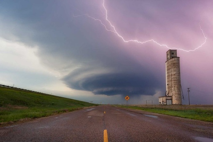 Incredible Storm Photography by Dennis Oswald