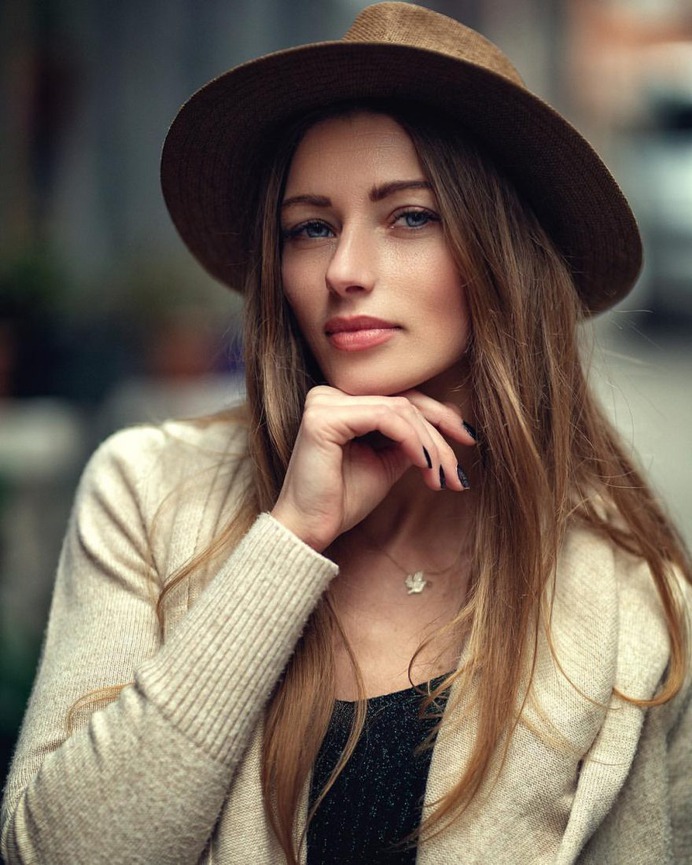 Gorgeous Beauty and Street Style Photography by Mutlu Anas