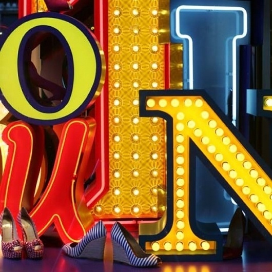 check-me-out.co.uk #circus #neon