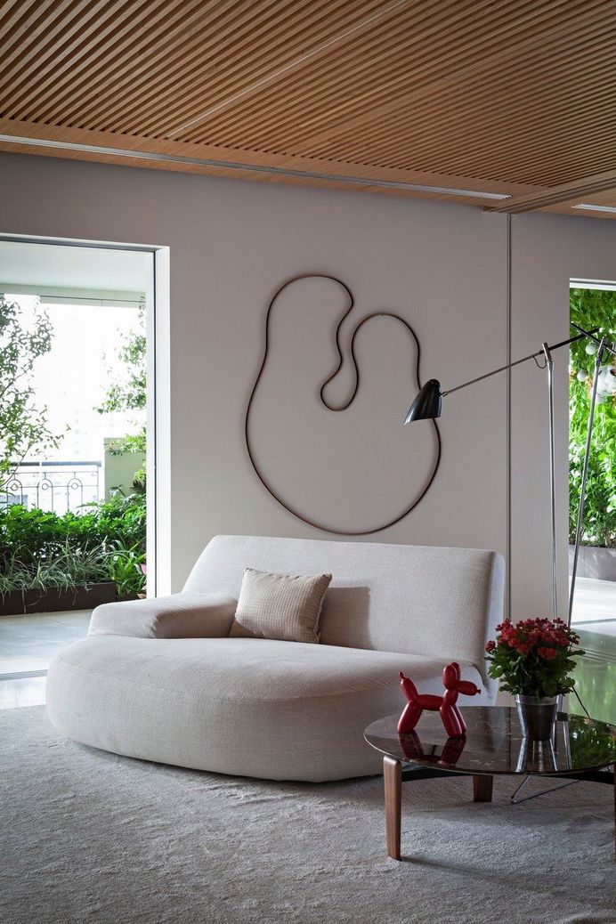 Neoclassical Apartment Transformed into a Contemporary Living Space 3