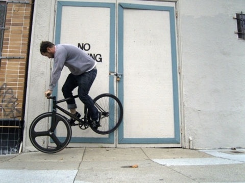 FFFFOUND! | Drop Anchors #fixie #bicycle #fixed #gear #trick #bike