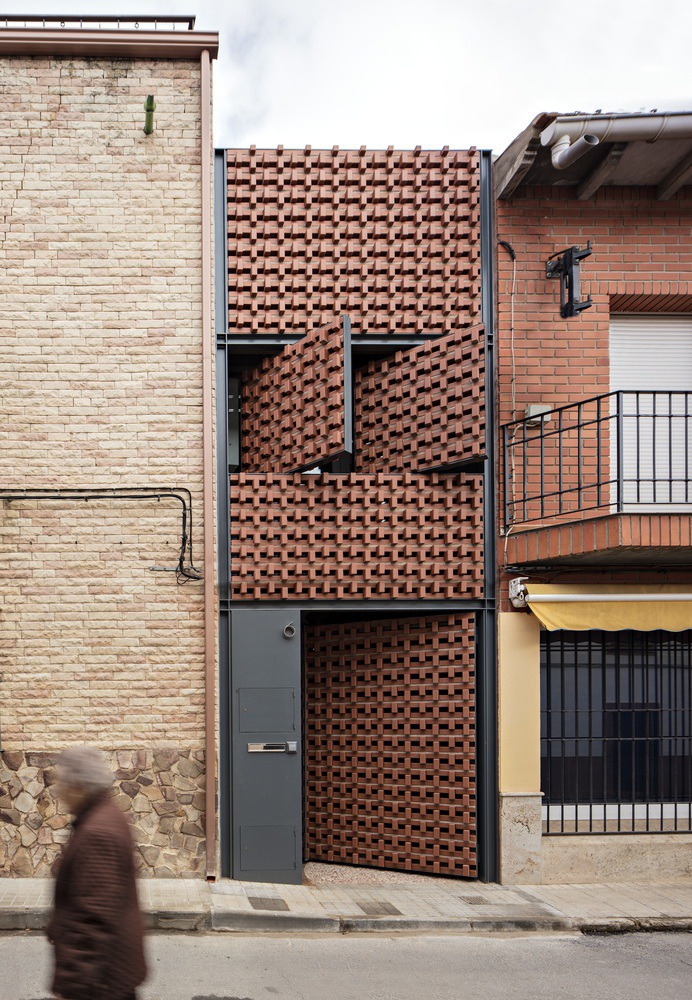 Piedrabuena House / MUKAarquitectura