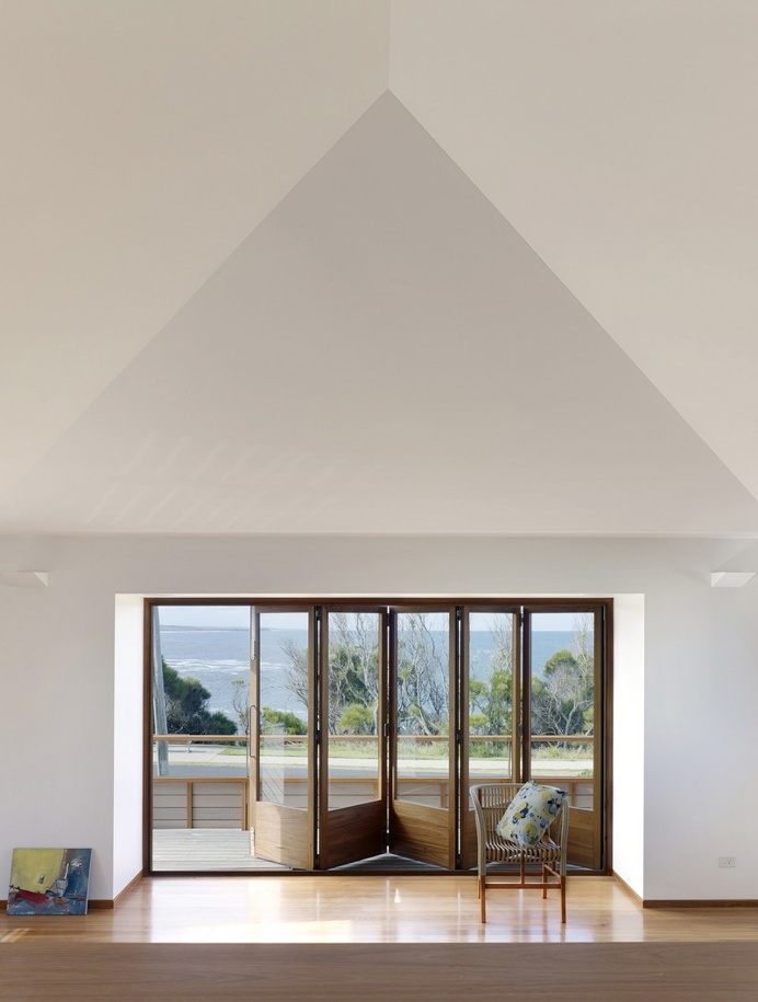 Whale Watching House by Dunn and Hill Architects