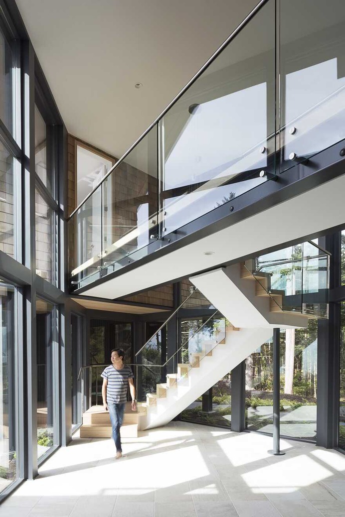 Collingwood Residence on Bowen Island's West Coast / Frits de Vries Architects