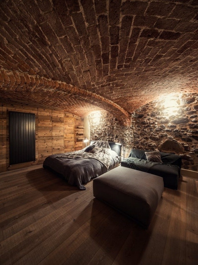 This Mountain Cabin Evokes Ancient Flavors Mixed with Contemporary Geometries 4