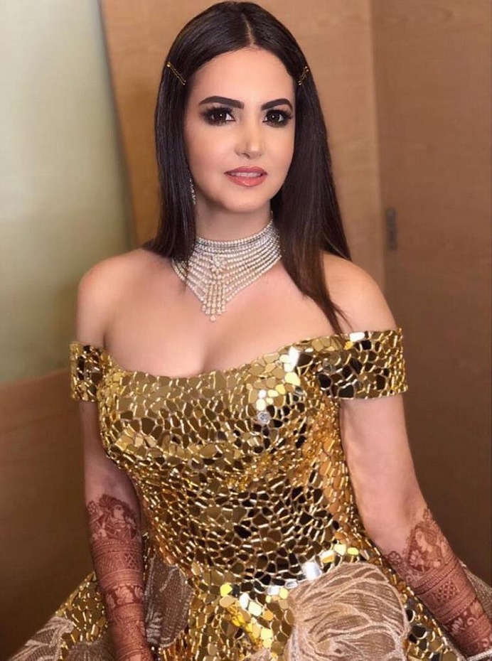 19 Dazzling Real Brides That Slayed in the Nude Makeup Look