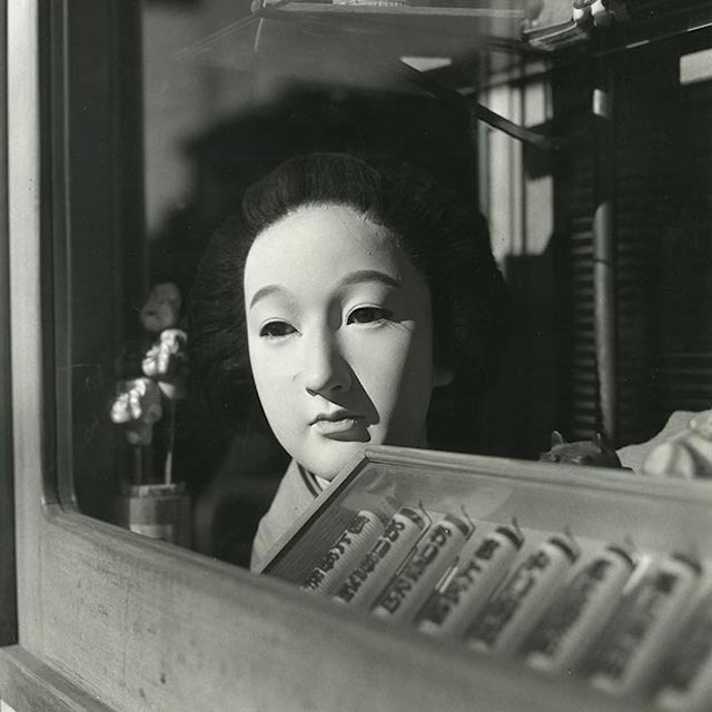 ©Issei Suda - Tokyokei - Fotografía | Photography #bizarre #white #black #photography #mask #vintage #and #window #japan #beauty