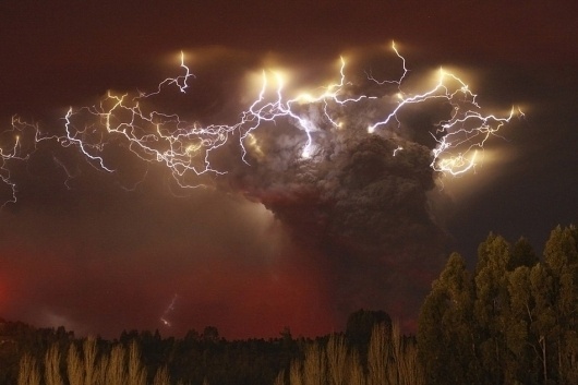 most-powerful-photos-of-201113 | Fubiz™ #lightning #weather #photogrpahy