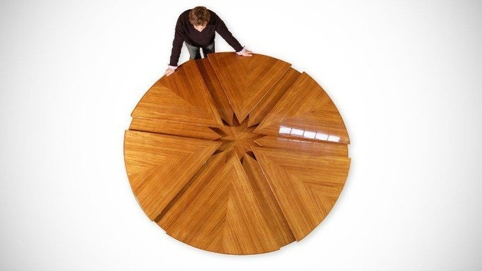 The dynamic Capstan table expands 73% in size by just a simple rotation, with hidden leafs under the first set blooming outward like magic. #expandable #modern #lifestyle #design #home #product #furniture #industrial #style
