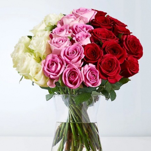 Flower Delivery UK Want to send flowers to the UK, to friends, family, or colleagues? Well, one look at our flowers and bouquets will have you gushing! We cater to personal as well as corporate clients across the world wanting to deliver flowers to UK. We can source the best flowers for you locally and design the best arrangements for special occasions! Promising timely delivery & designer bouquets! Call to book or place an order online!